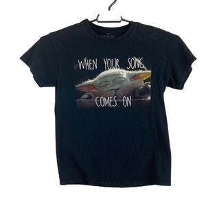 Star Wars Womens Small The Mandalorian Baby Yoda When Your Song Comes On T-Shirt